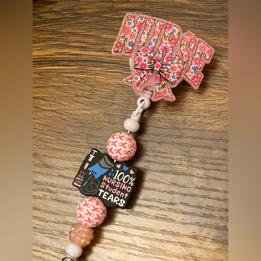 🎀 🩺 Nurse Bow ID Badge Reel 🩺🎀 - Picture 2 of 2